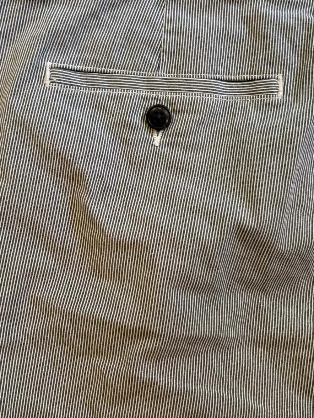 Tommy Hilfiger Shorts Men's 32x10 Blue/White Stripe Textured Flat Front Comfort